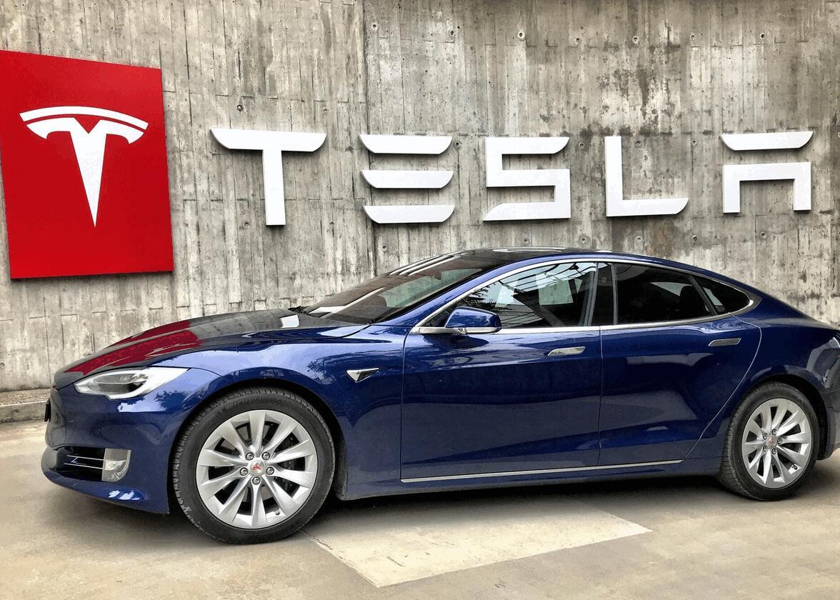 Positionnement Tesla